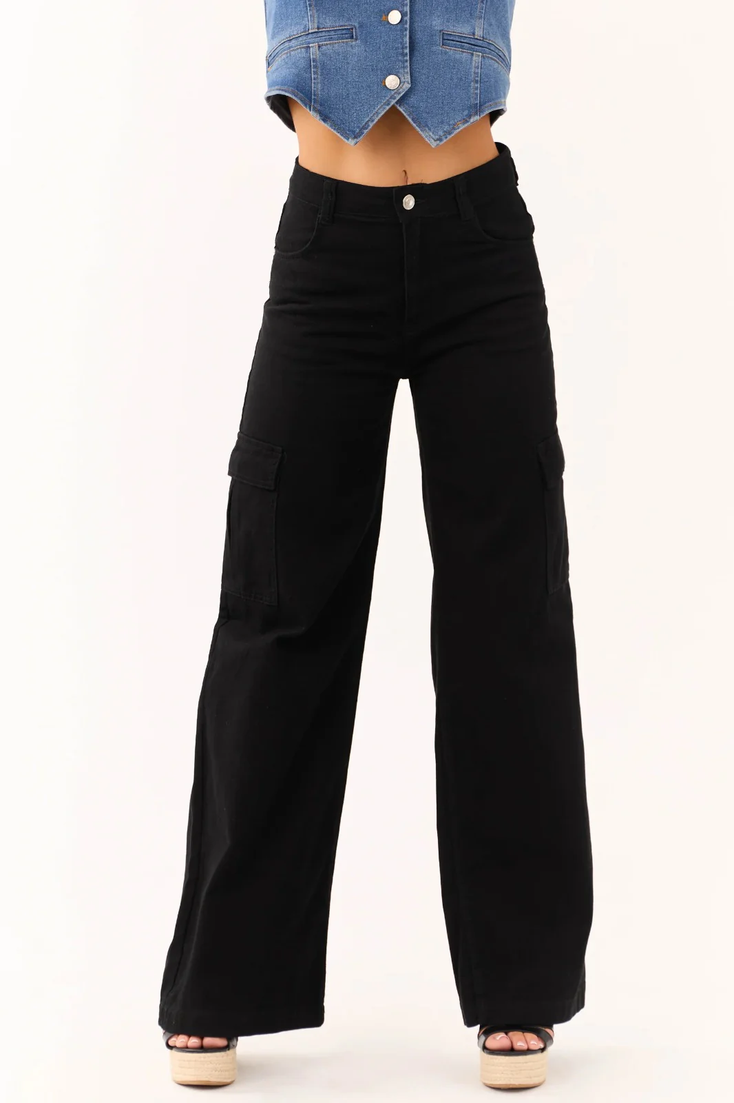 black-cargo-wide-leg-denim-jeans